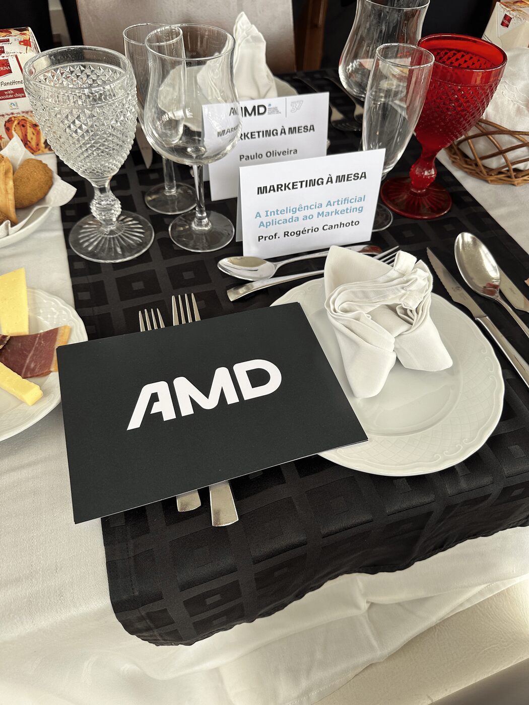 Participantes no primeiro Marketing à Mesa da AMD, com Rogério Canhoto (3)