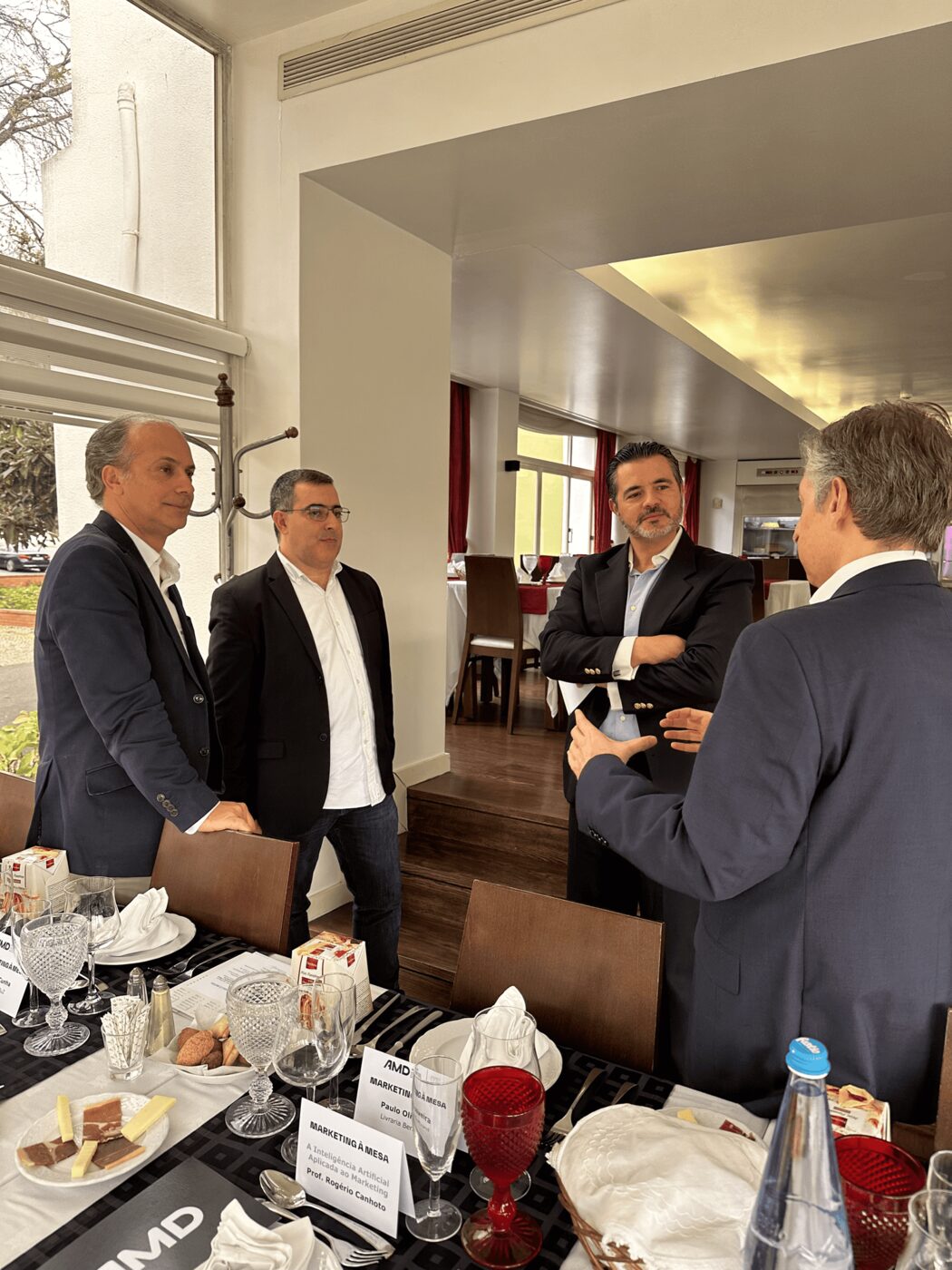 Participantes no primeiro Marketing à Mesa da AMD, com Rogério Canhoto (17)